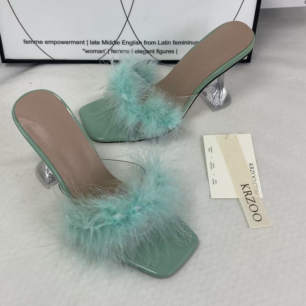Square-toe one-piece slip-on slippers