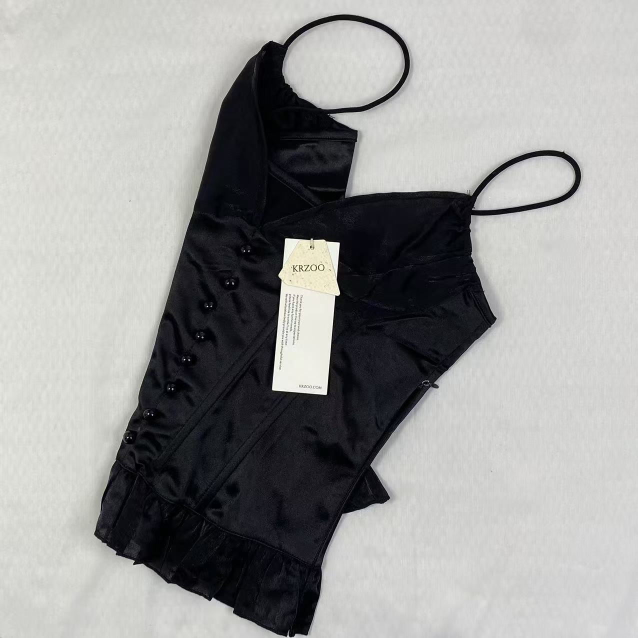Backless strapless top without sleeves