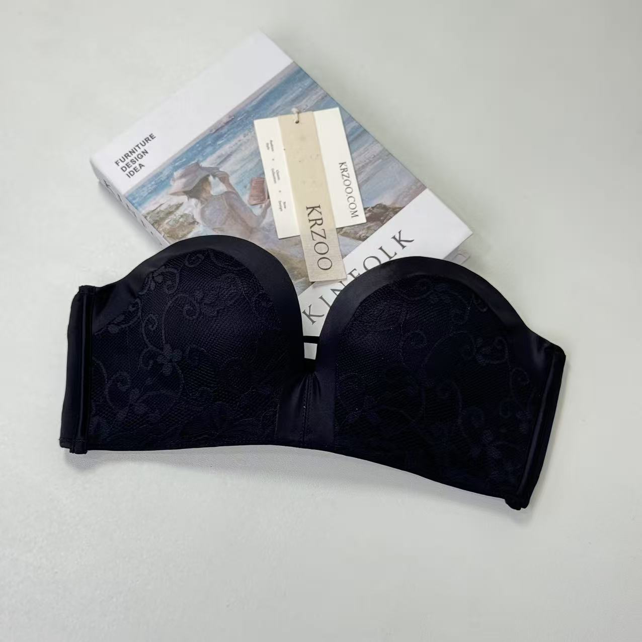 Anti-slip bra without steel ring