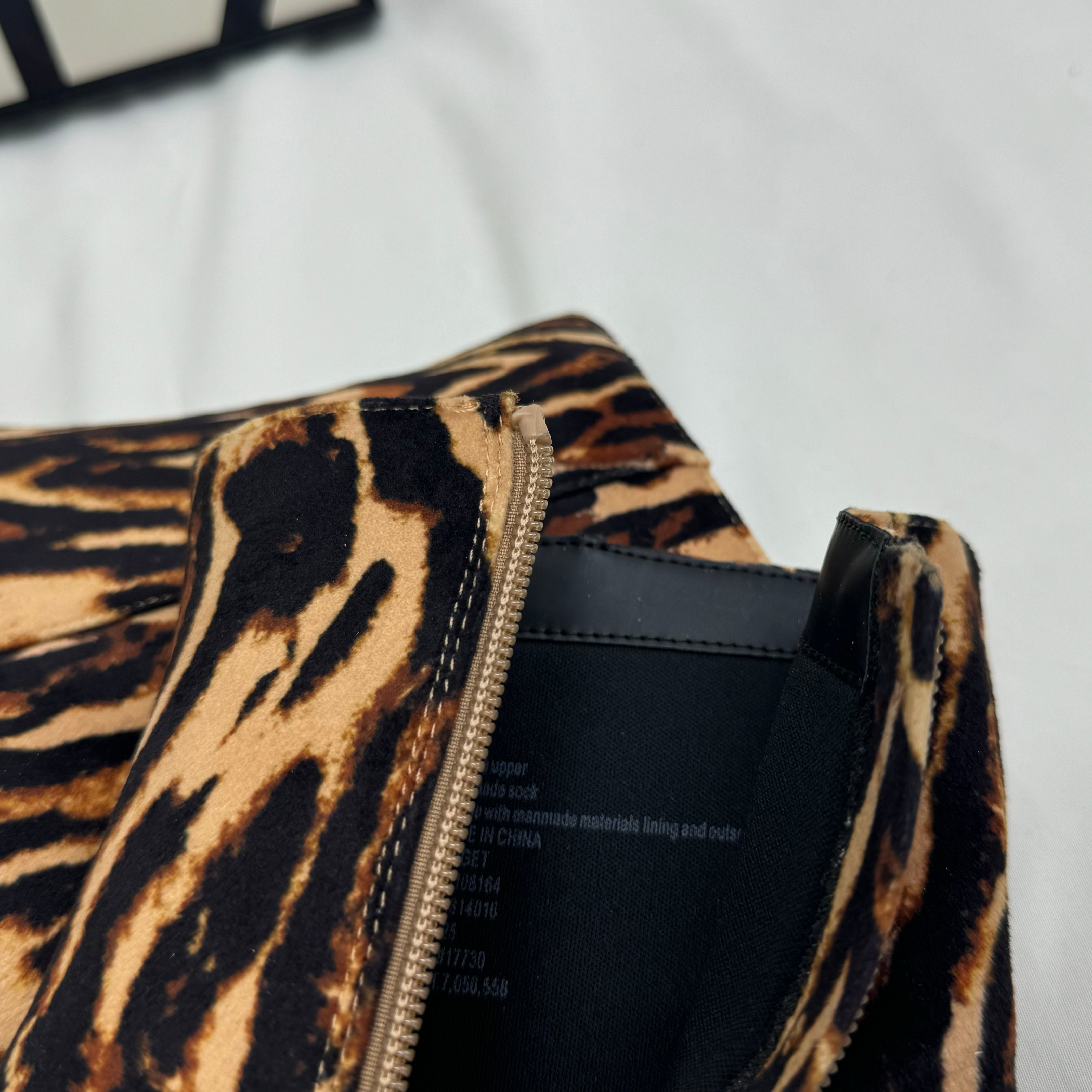 Zebra-patterned thick-soled short boots