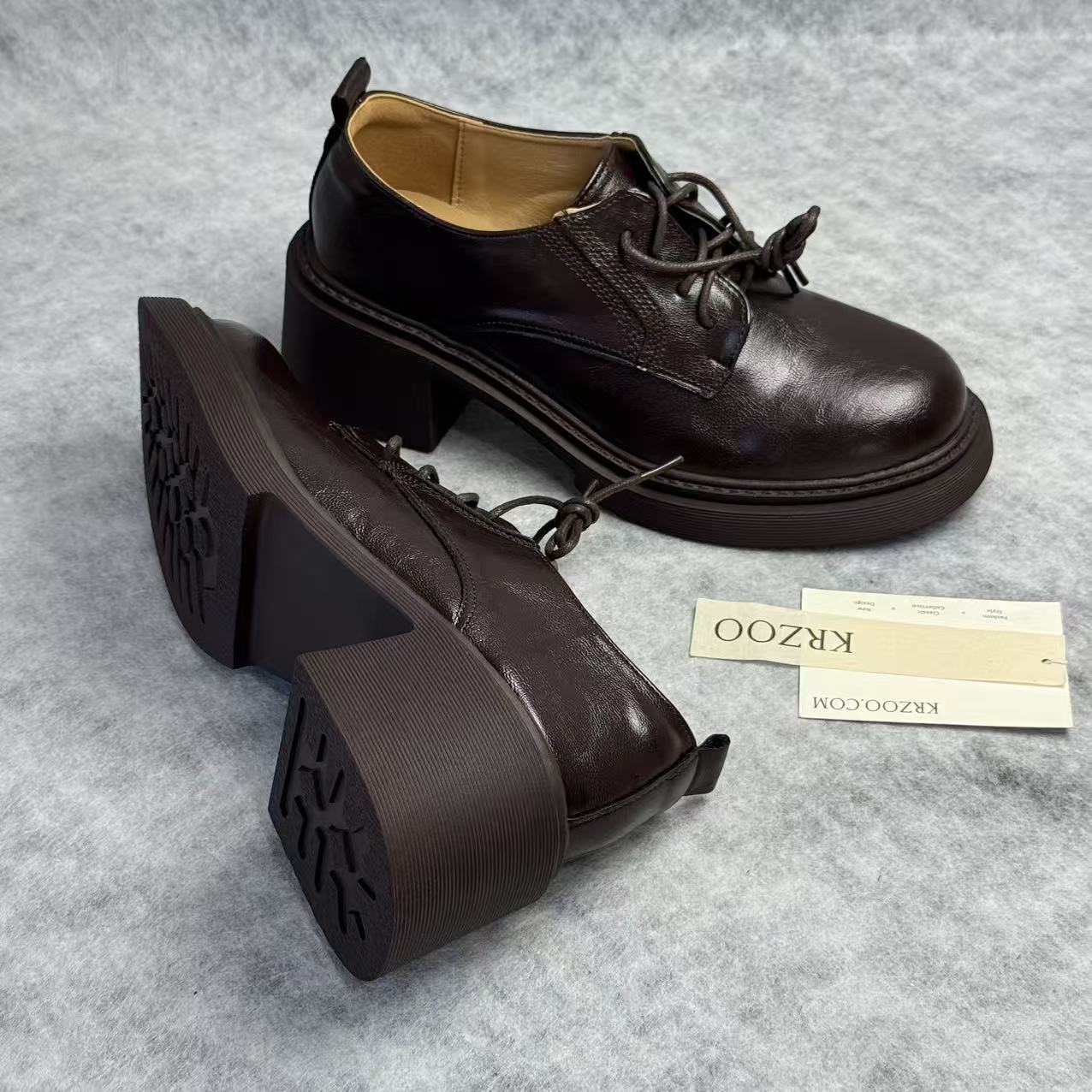 Strap-on round-toed thick-soled small leather shoes