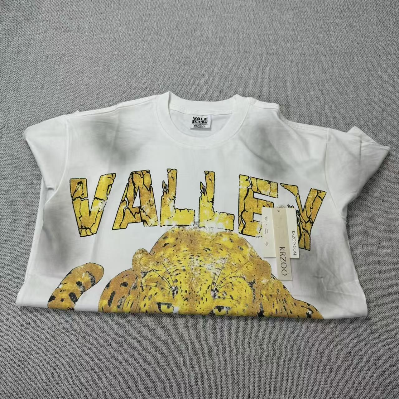 Heavy-duty water-washing distressed short-sleeved shirt