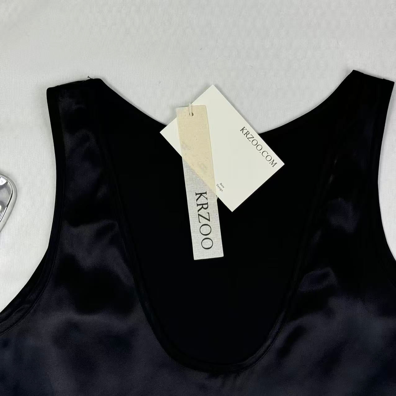 Silk round-neck tank top with straps