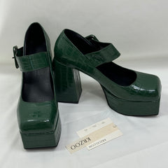 Round-toe waterproof platform boots with thick heels