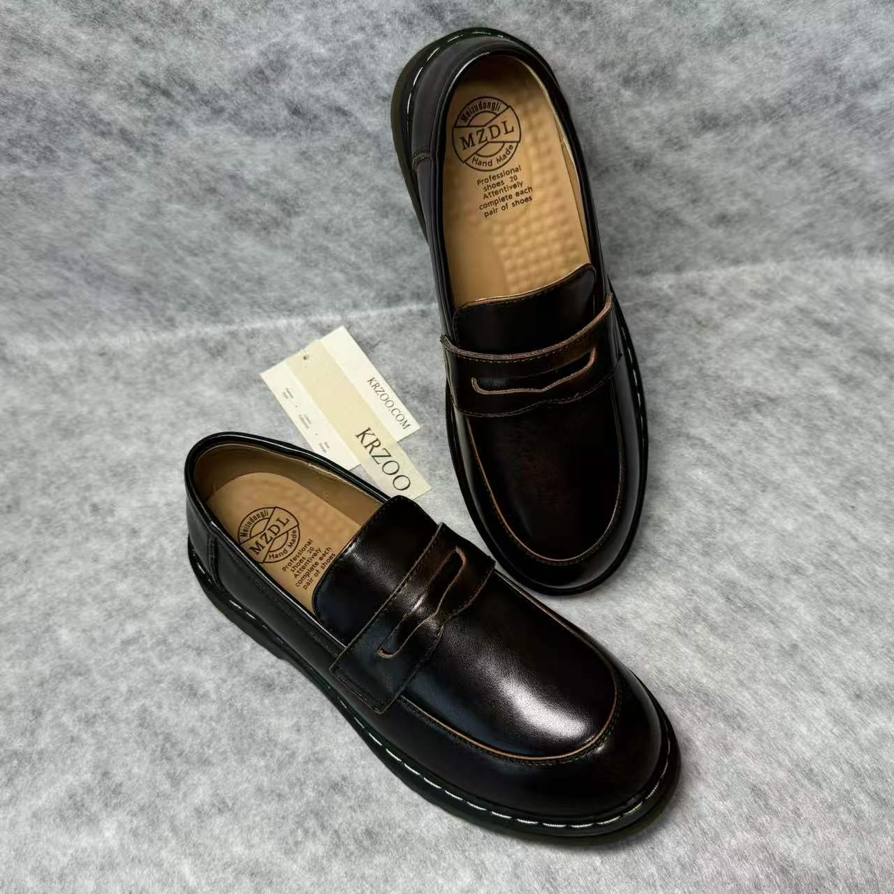 Put on flat-soled leather shoes