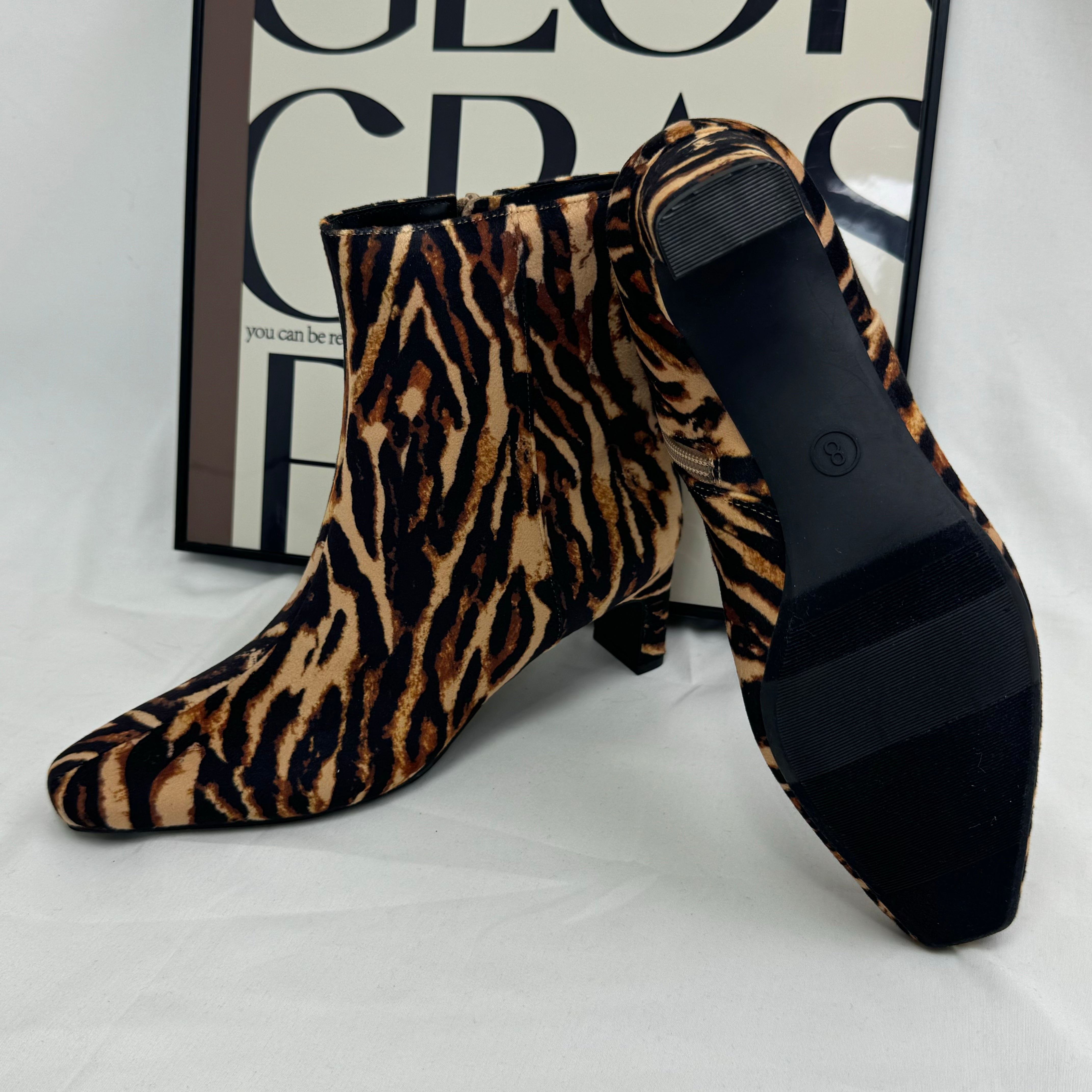 Zebra-patterned thick-soled short boots