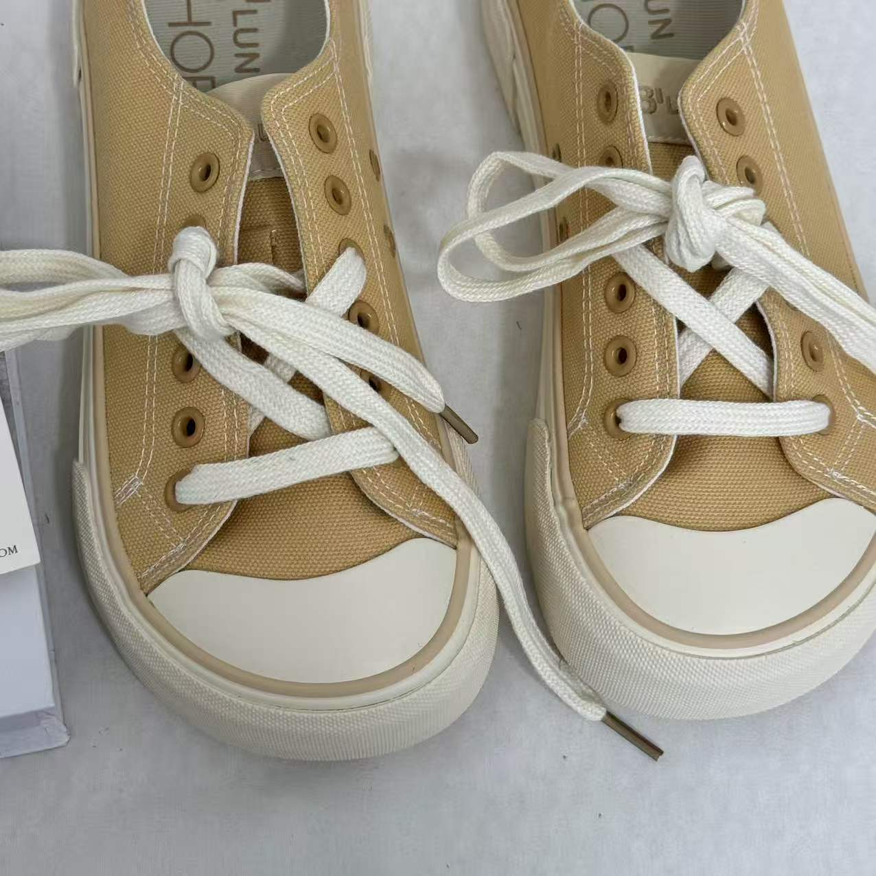 Versatile Round-Toe Platform Sneakers