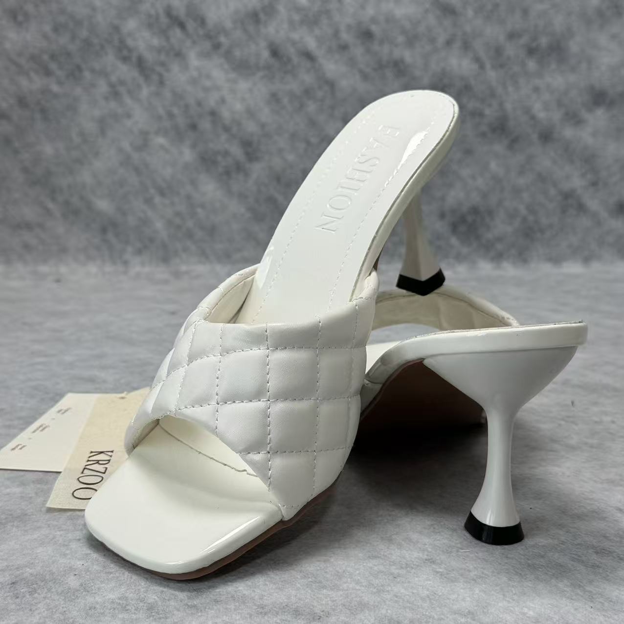 Knitted pointed-toe high-heeled shoes