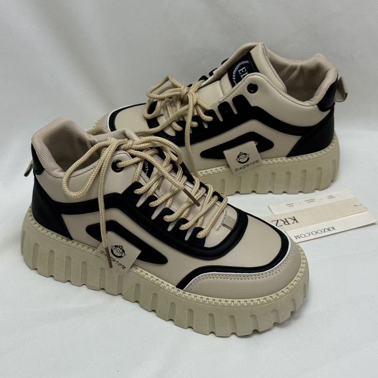 Pancake-bottom thick-soled sports shoes