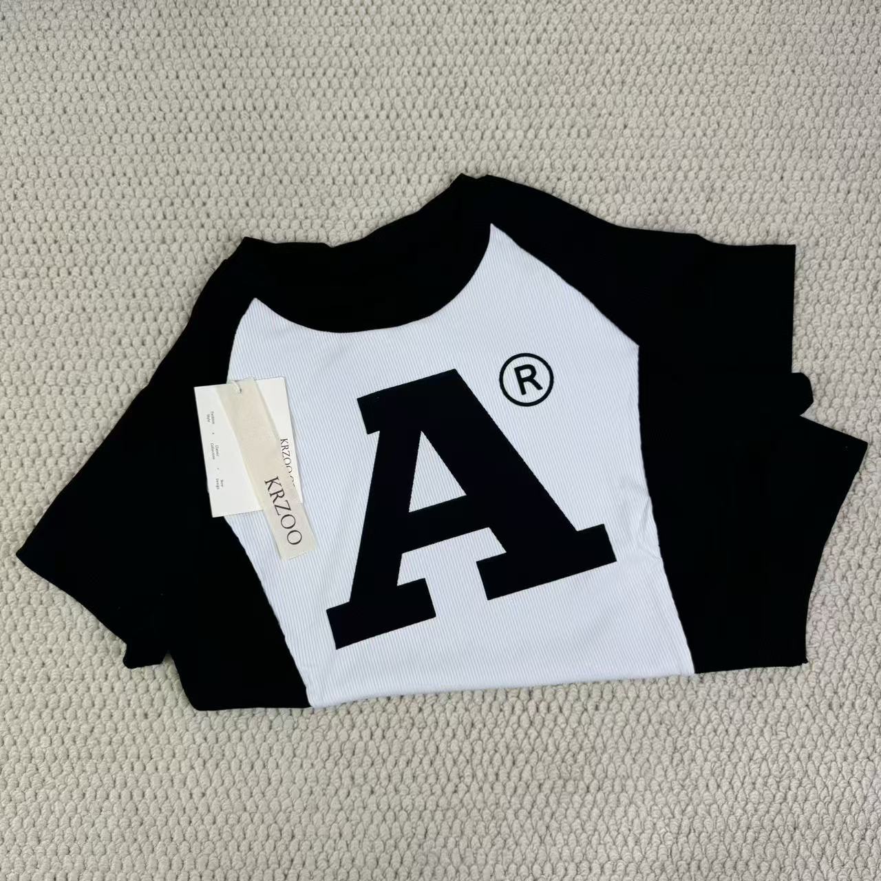 Short-sleeved letter-style t-shirt