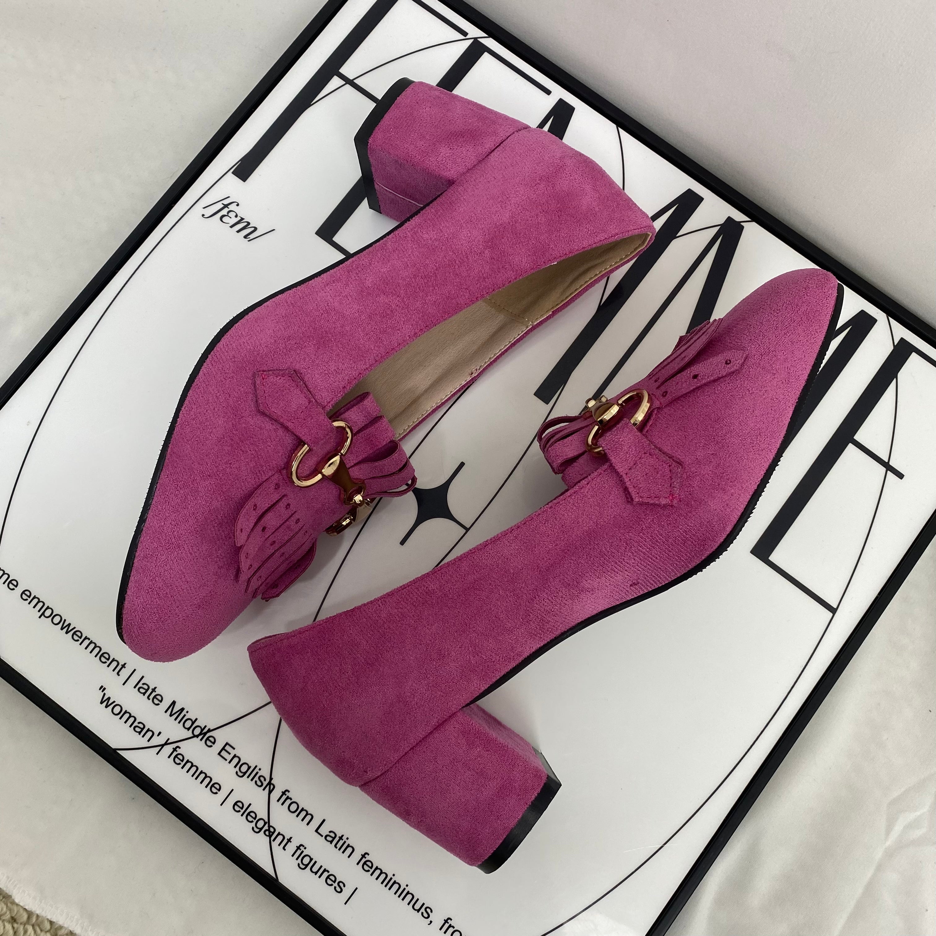 Round-Toe Suede Hoes