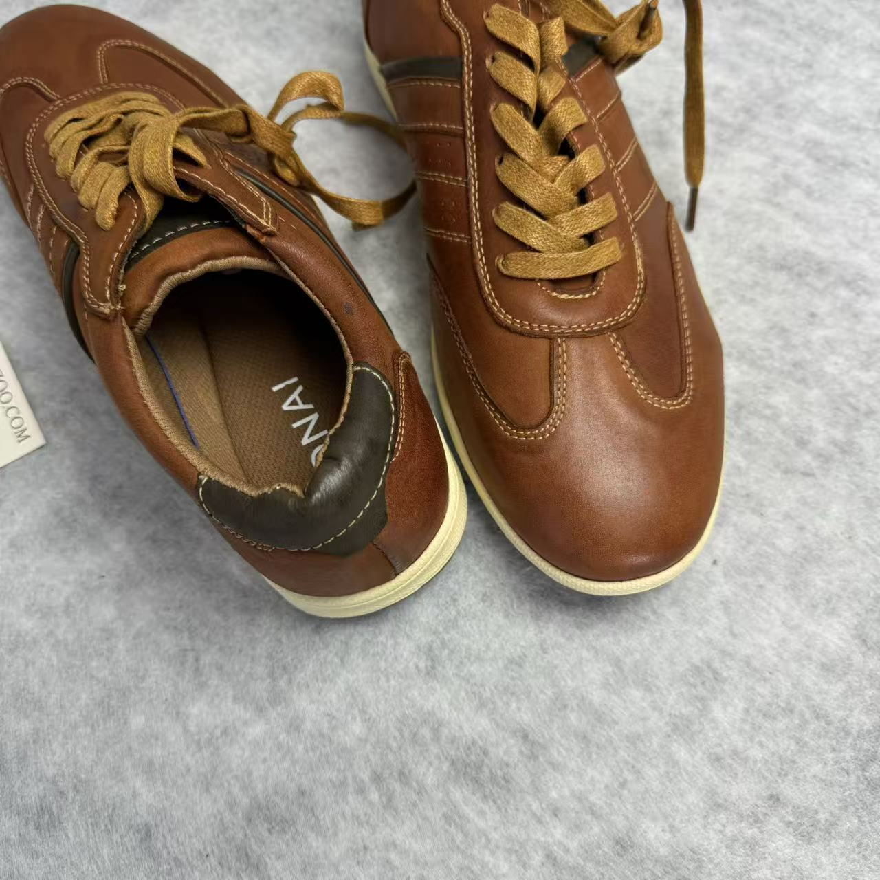 Leather English-style lace-up shoes