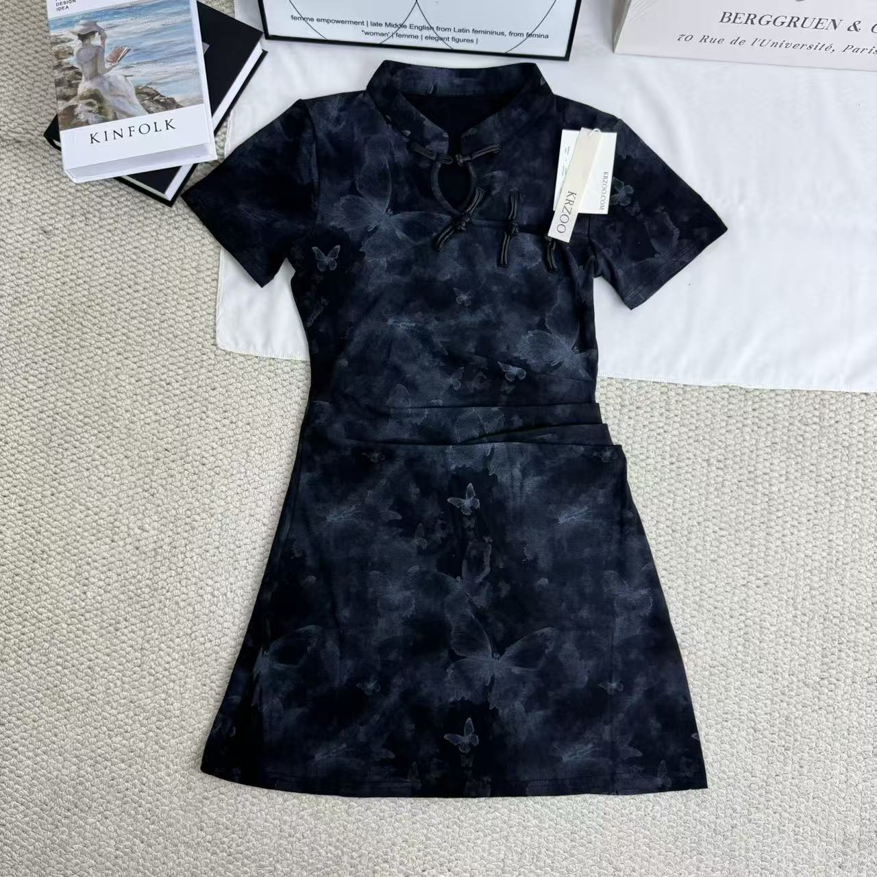 Niche-Style Ruched Slim-Fit Dress