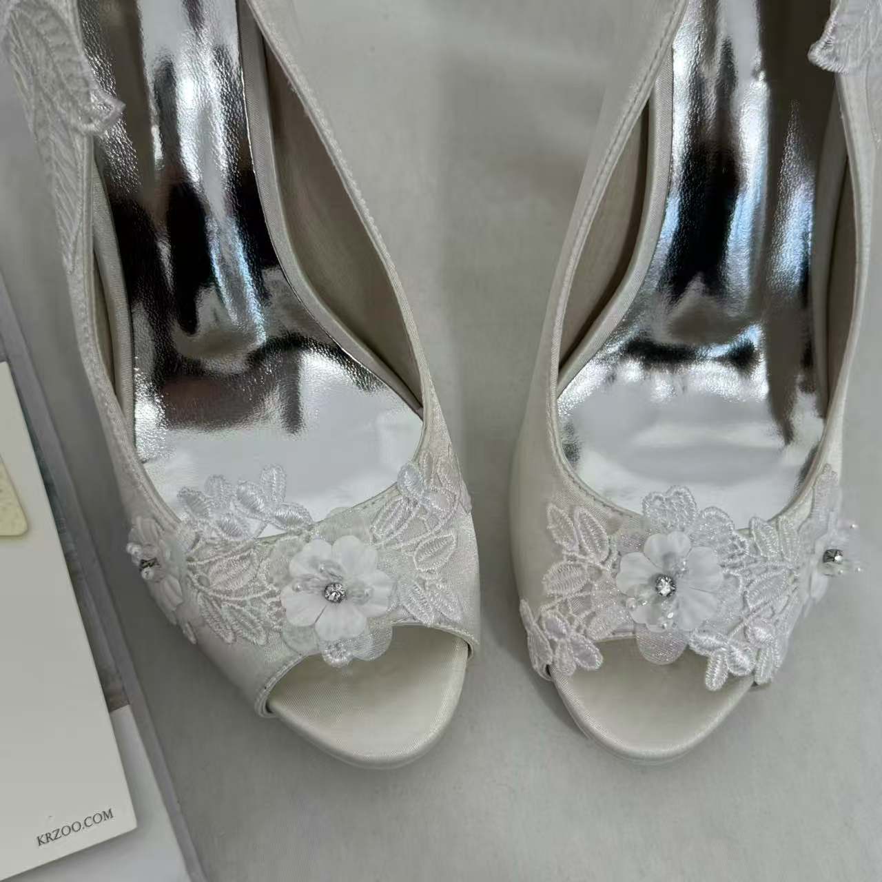 Low-Cut Pearl-Embroidered High Heels