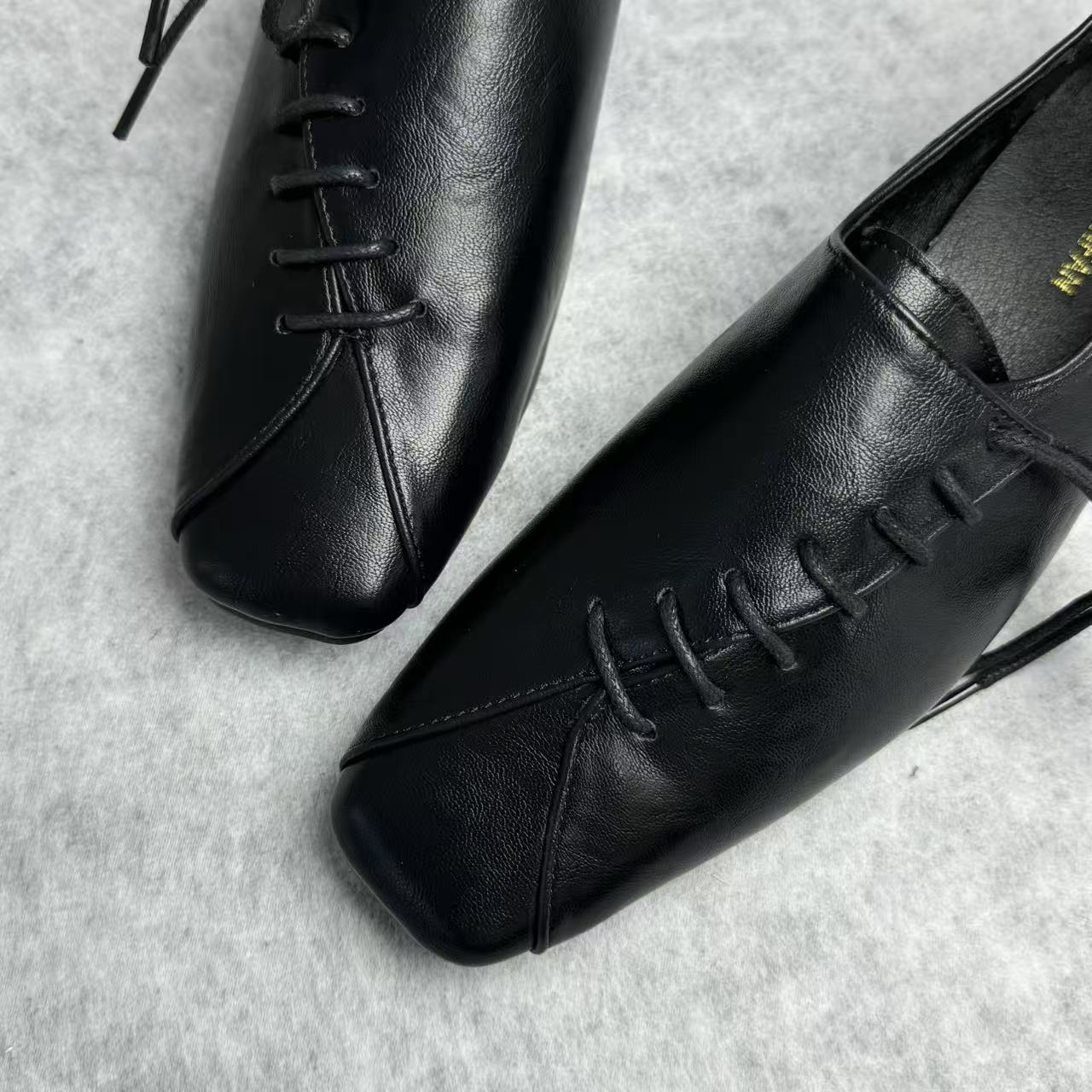 Mid-calf platform low-heeled leather shoes