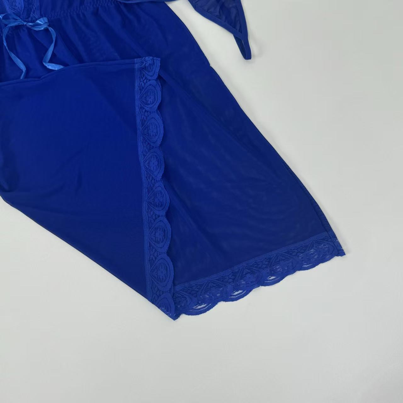 Deep V nightgown with net fabric and lace trim