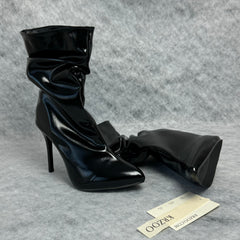 Pointed short stack boots