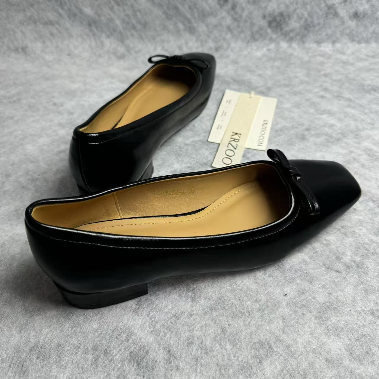 Square-toe low-cut soft leather shoes