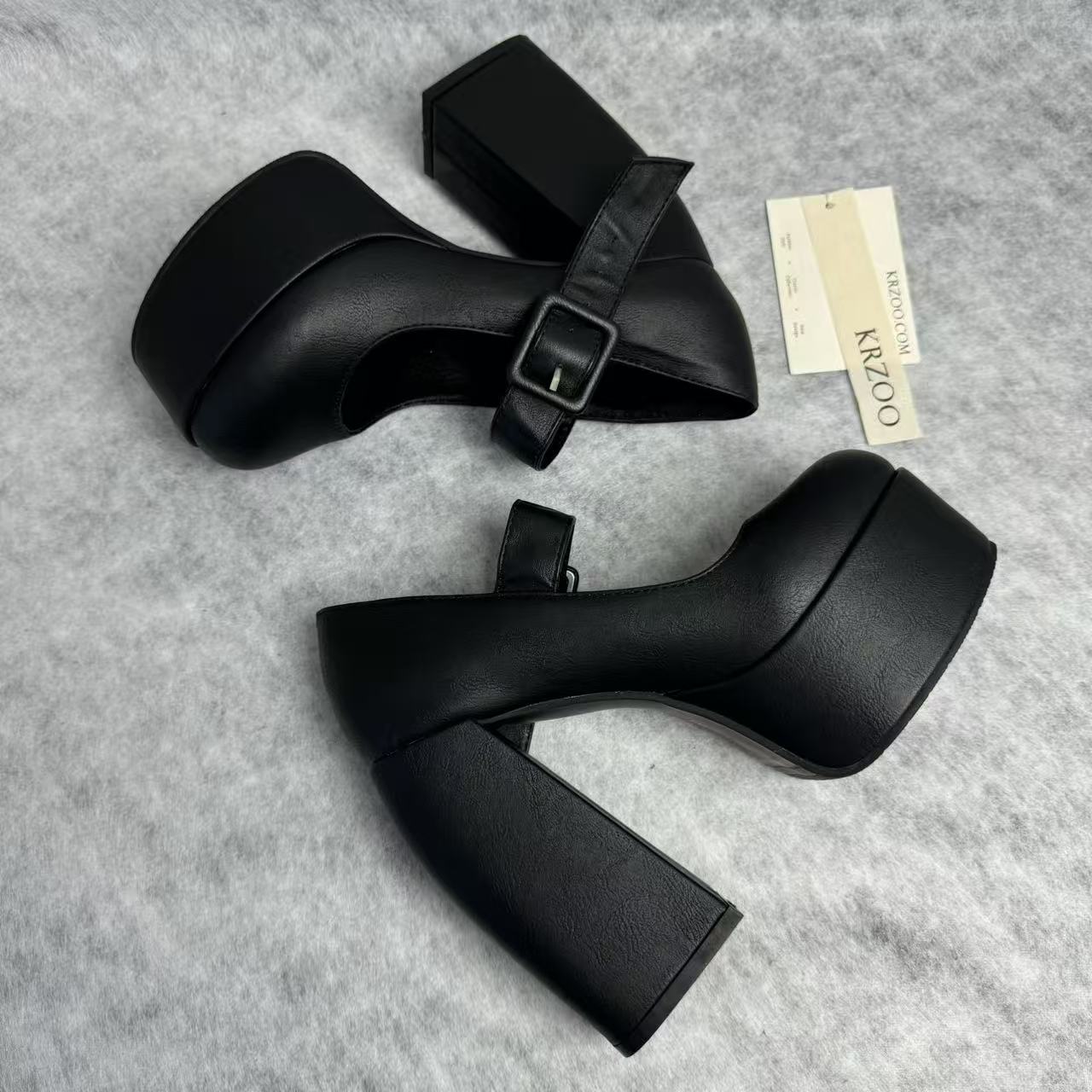 Alien-shaped thick-soled extremely high-heeled shoes