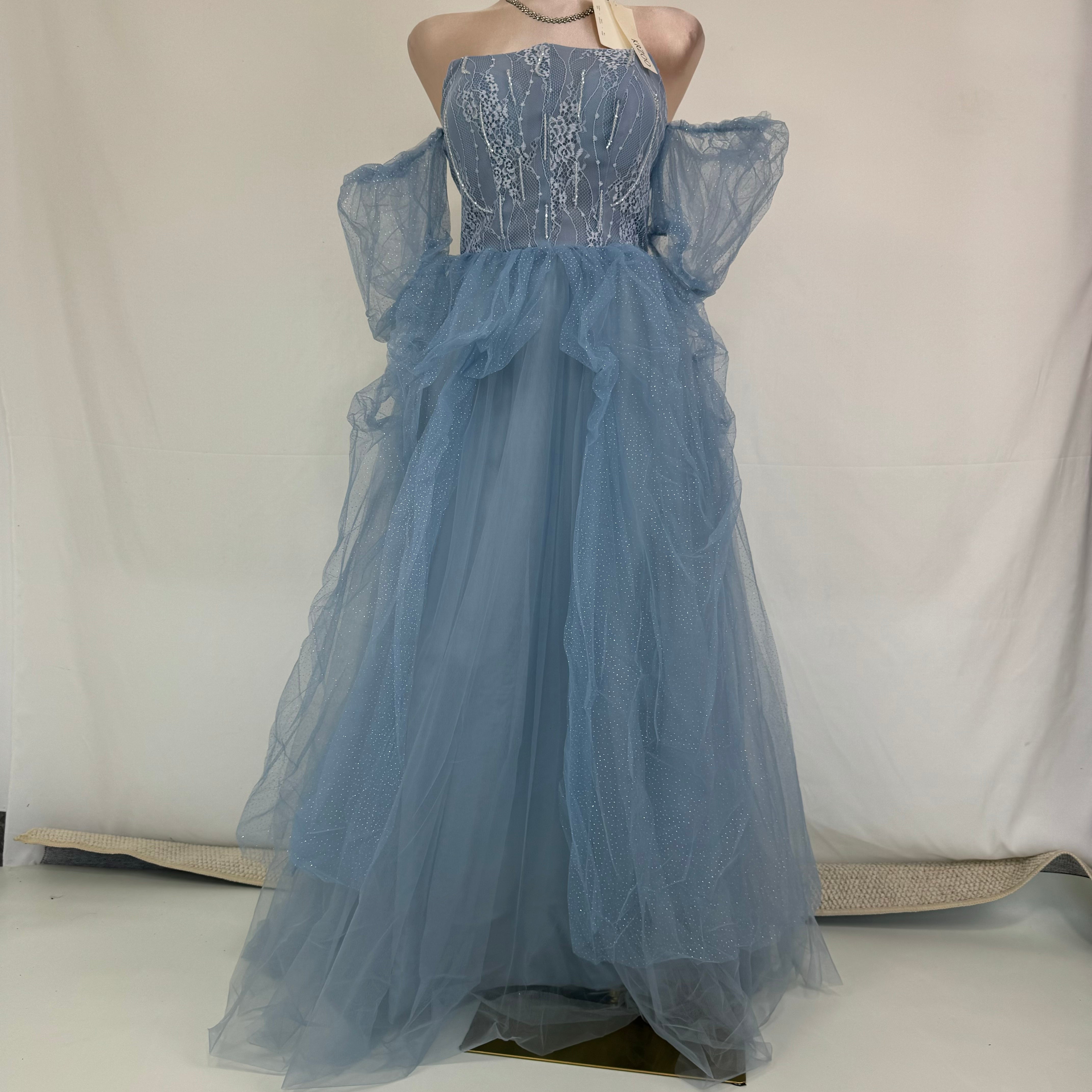 Smog Blue One-Shoulder Flowing Net Silk Evening Gown