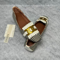 Fluffy shallow-toe retro small leather shoes