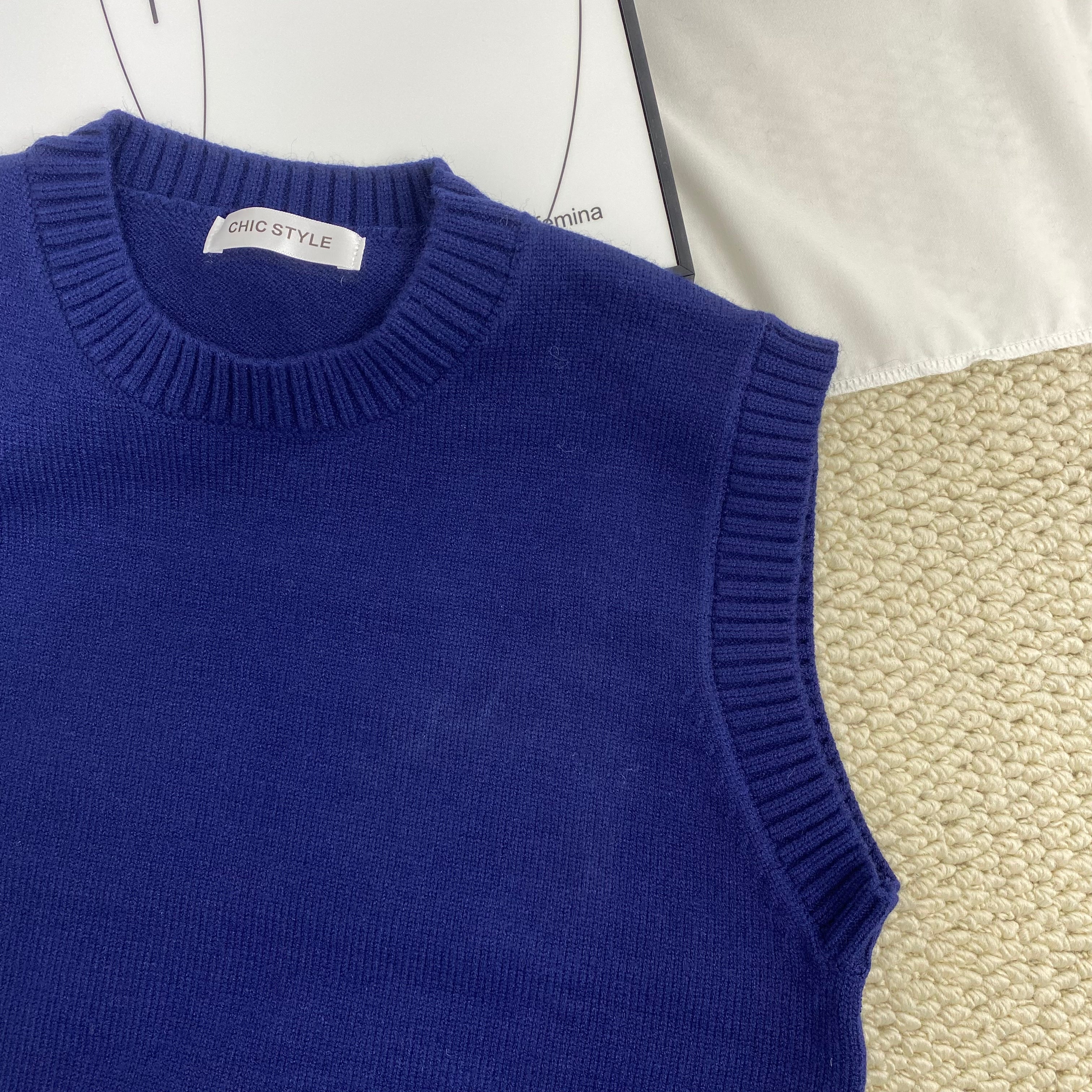 Round Neck Solid Color Knitted Vest