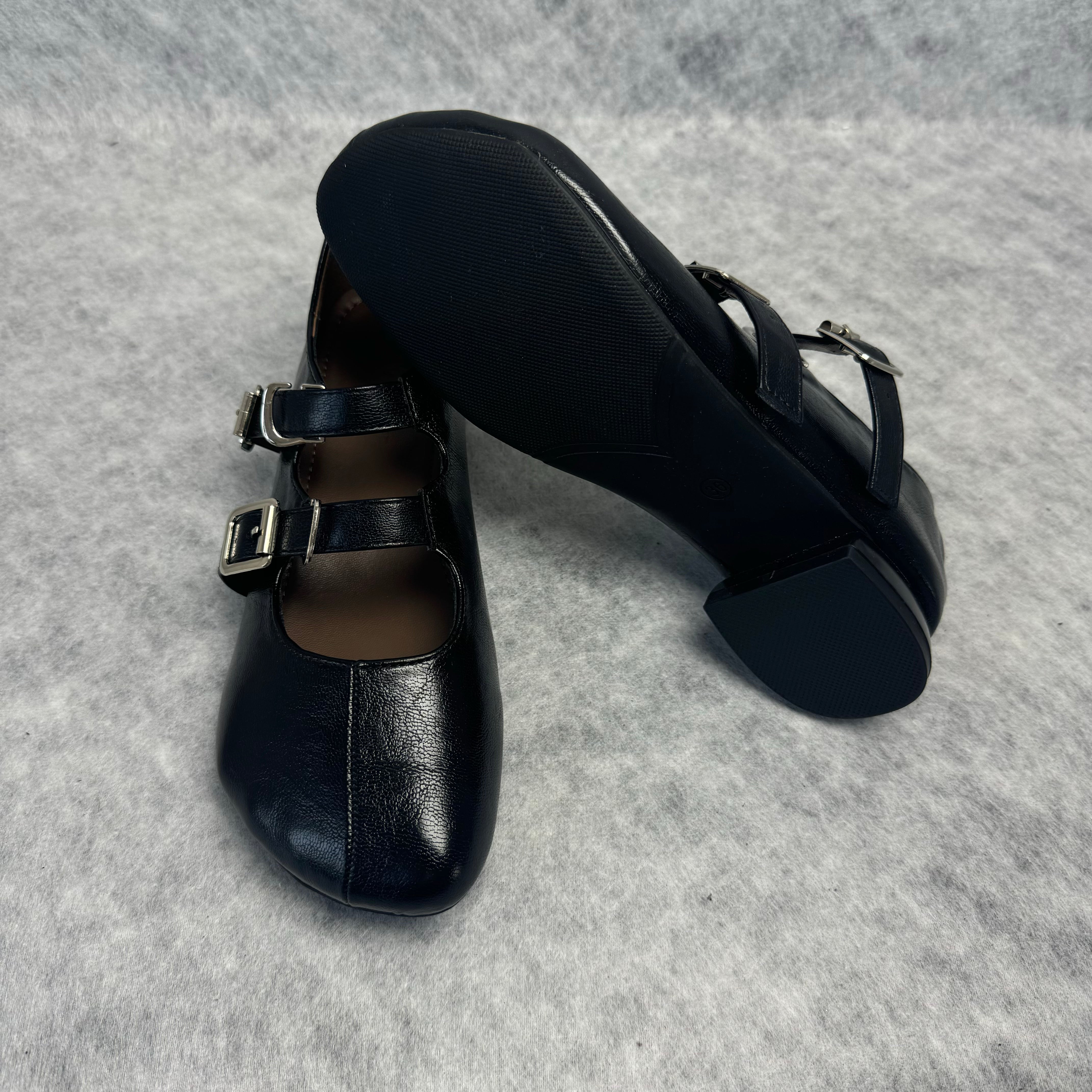 Retro round-toe low-cut shoes