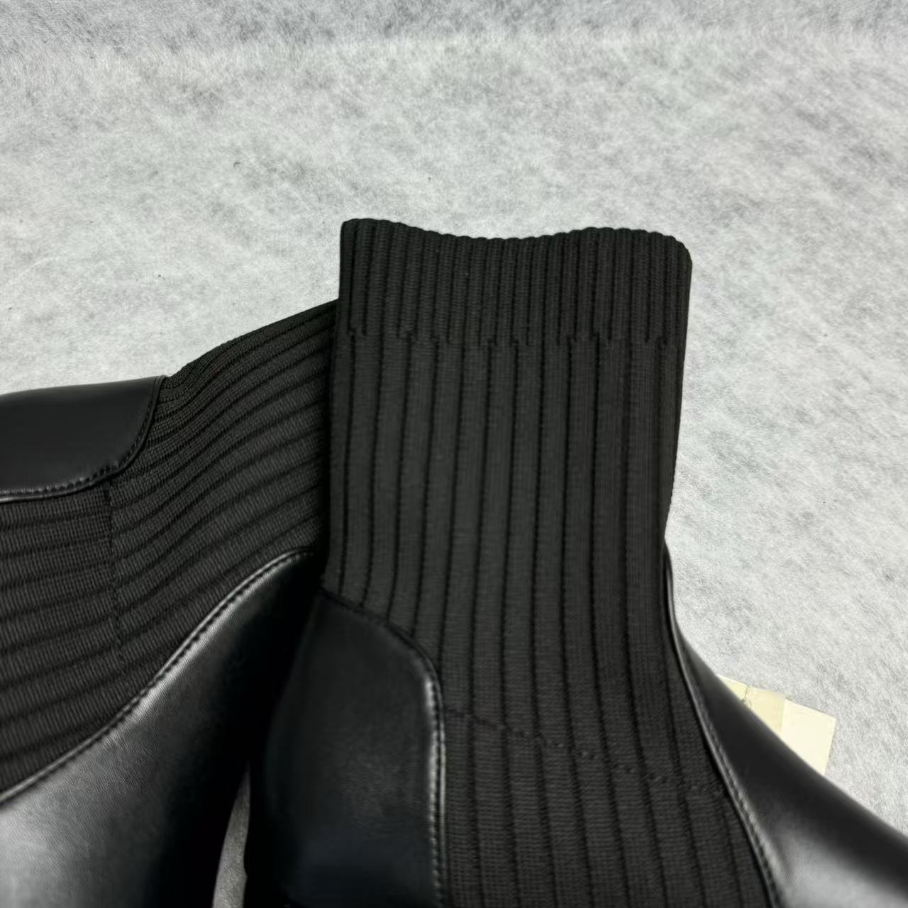 Knitted socks with elastic boots