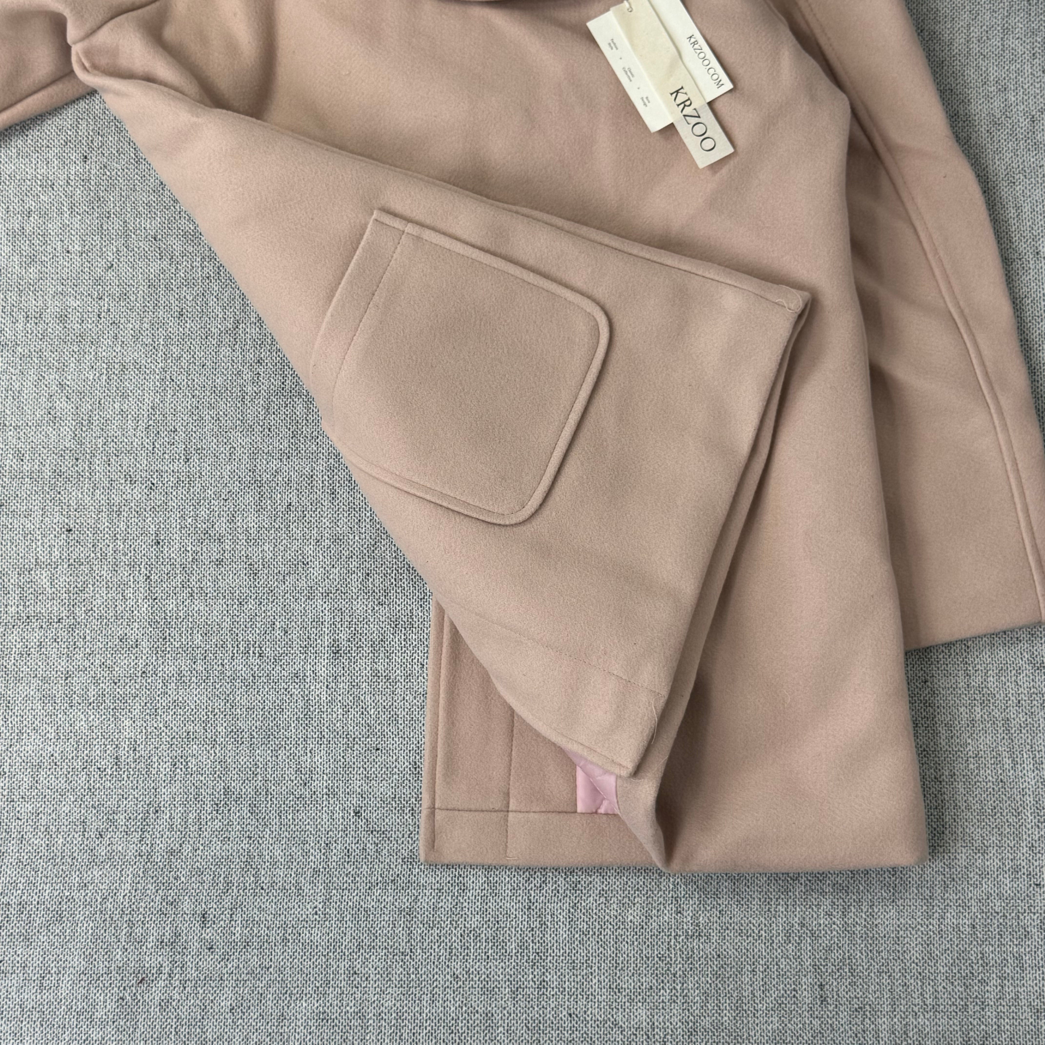 Solid-color double-buttoned woolen coat