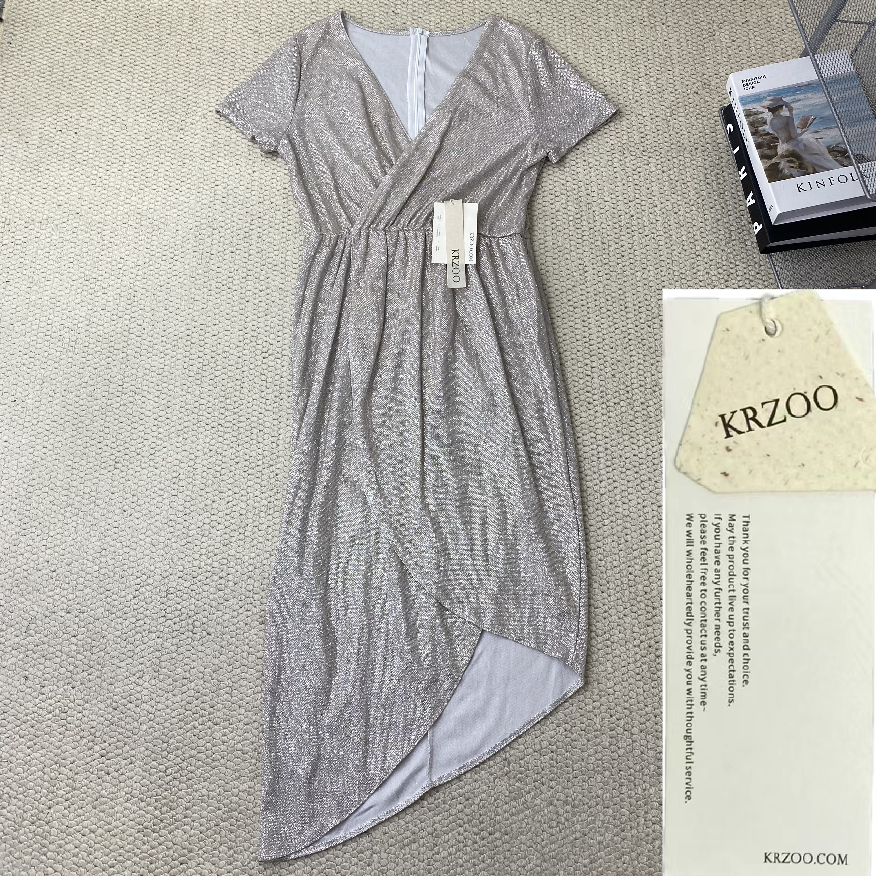 Gold-stamped V-neck slit dress