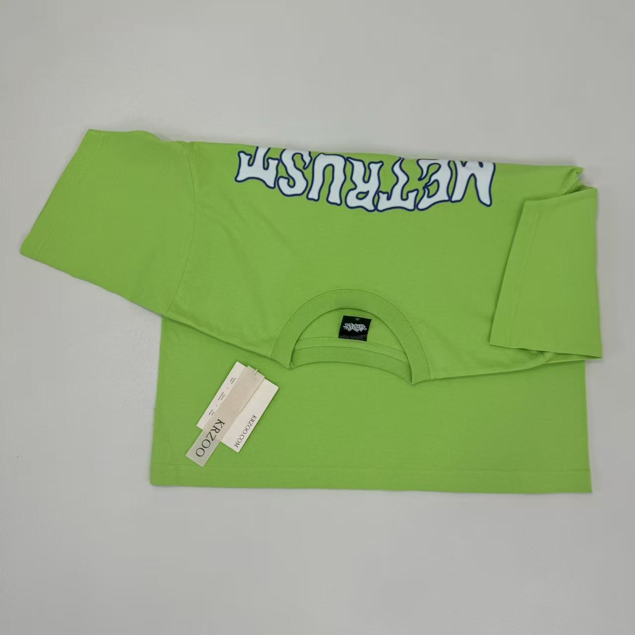 Wave-printed short-sleeved shirt
