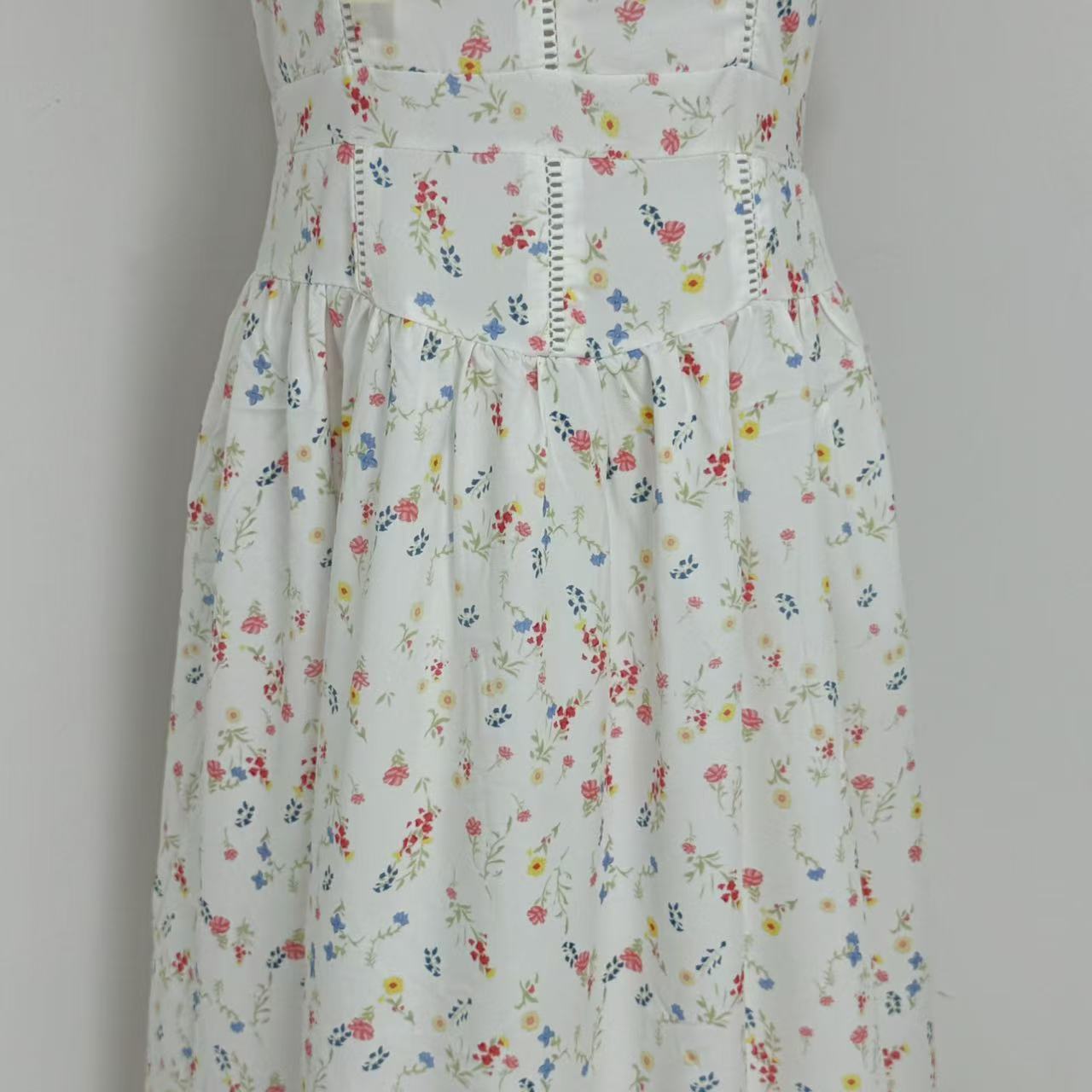 Slimming Floral Print Sundress With Ethereal Charm