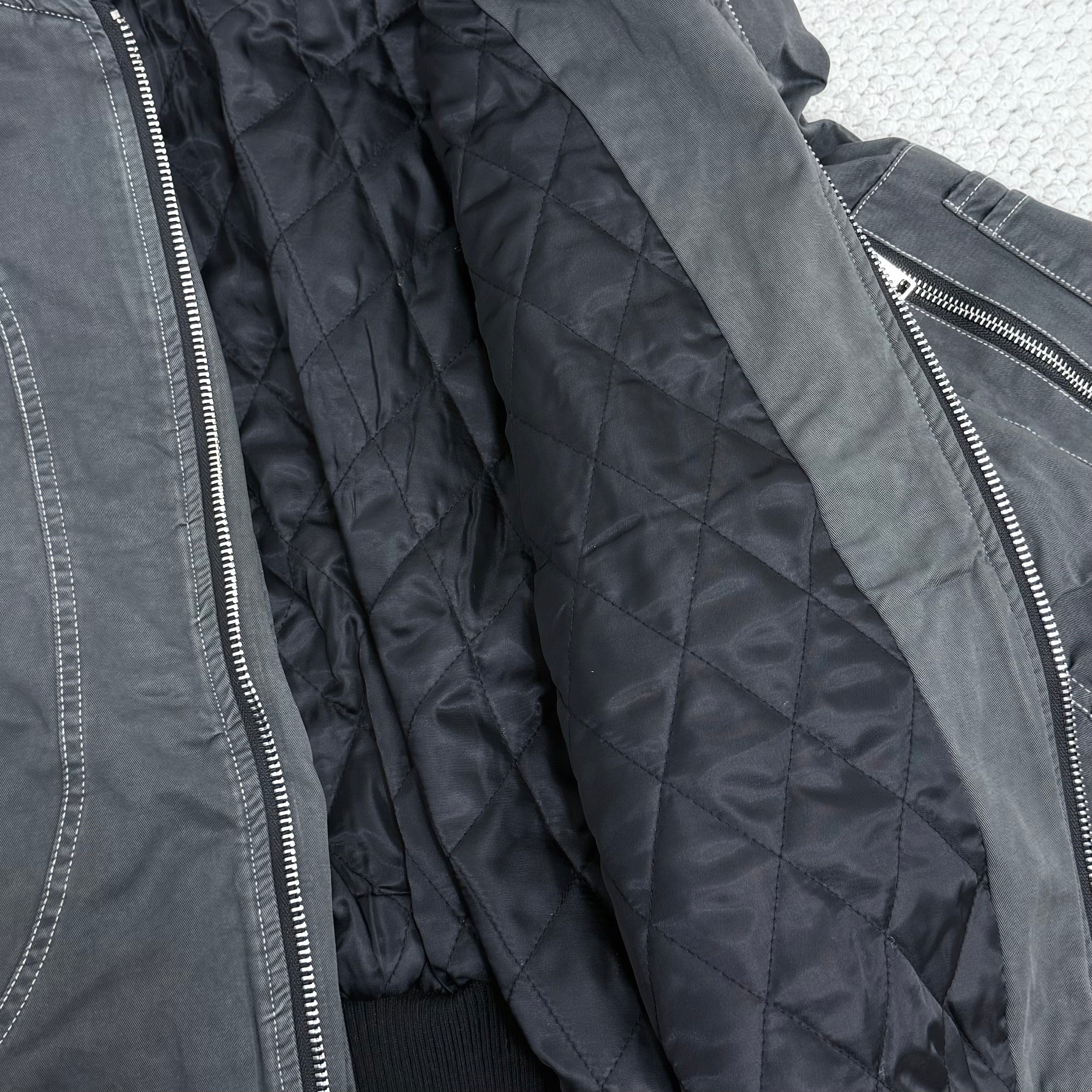 Heavy-Duty Pleated Cotton Jacket