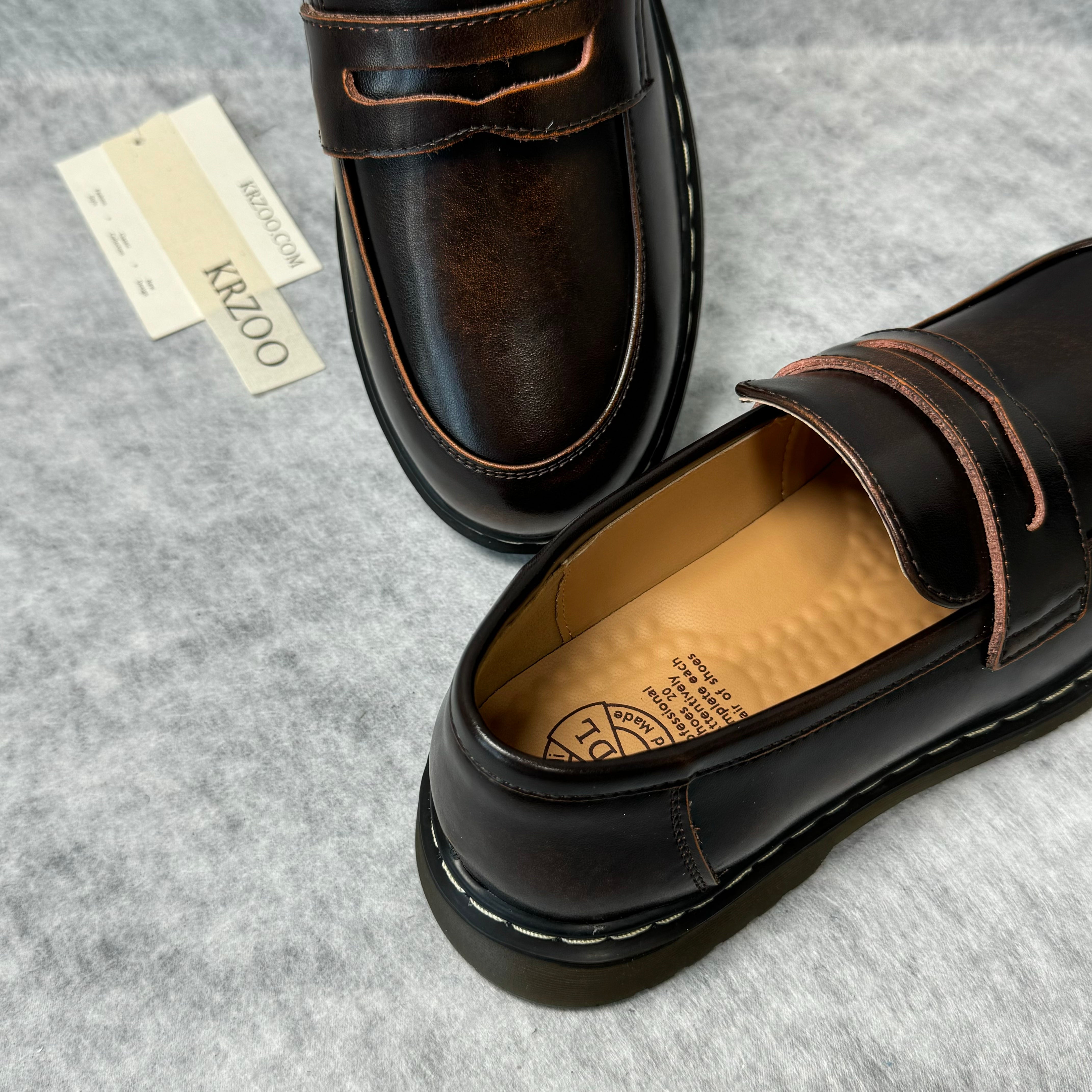 Put on flat-soled leather shoes