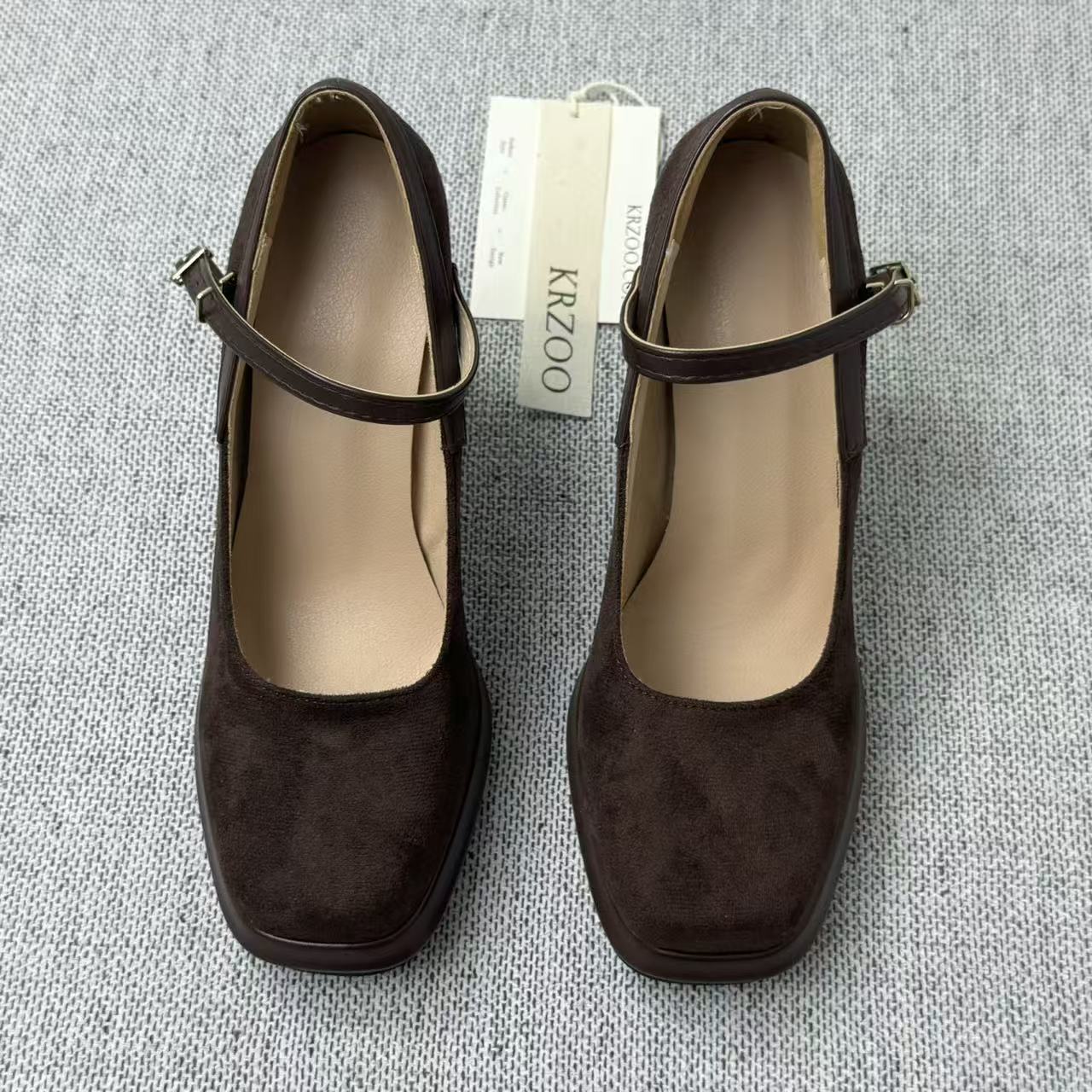 Velvet-faced square-toe British-style shoes