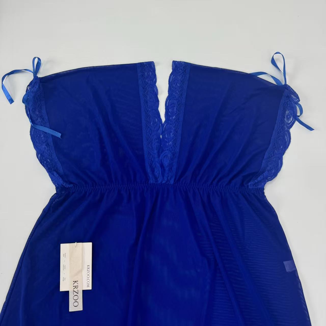Deep V nightgown with net fabric and lace trim