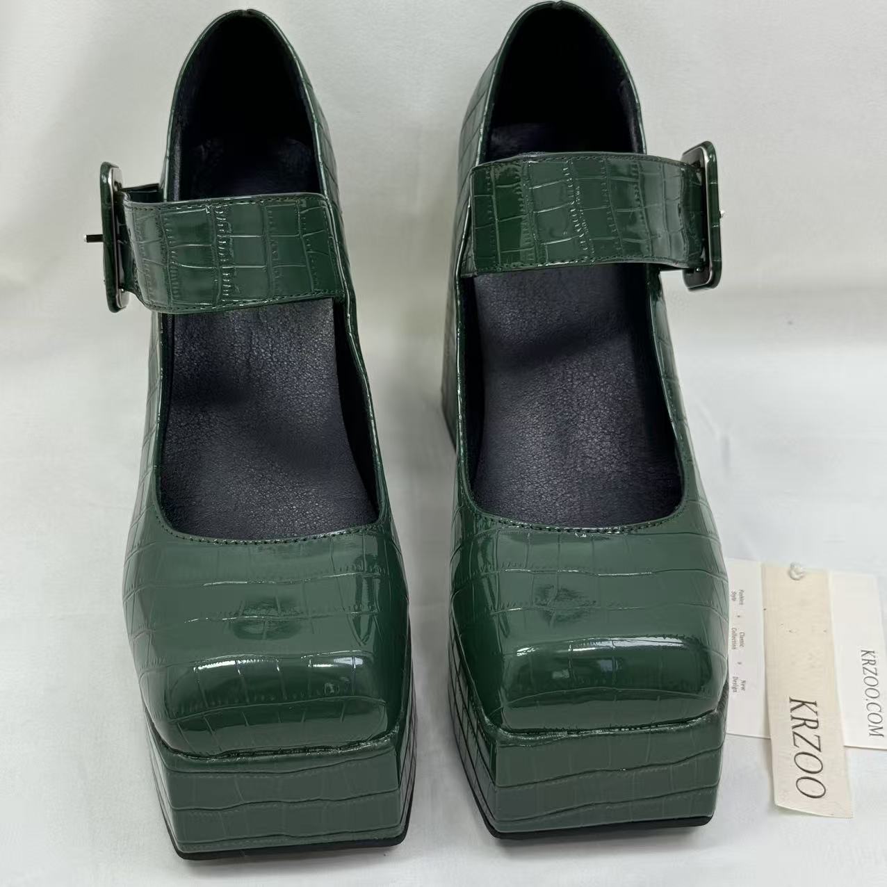 Round-toe waterproof platform boots with thick heels