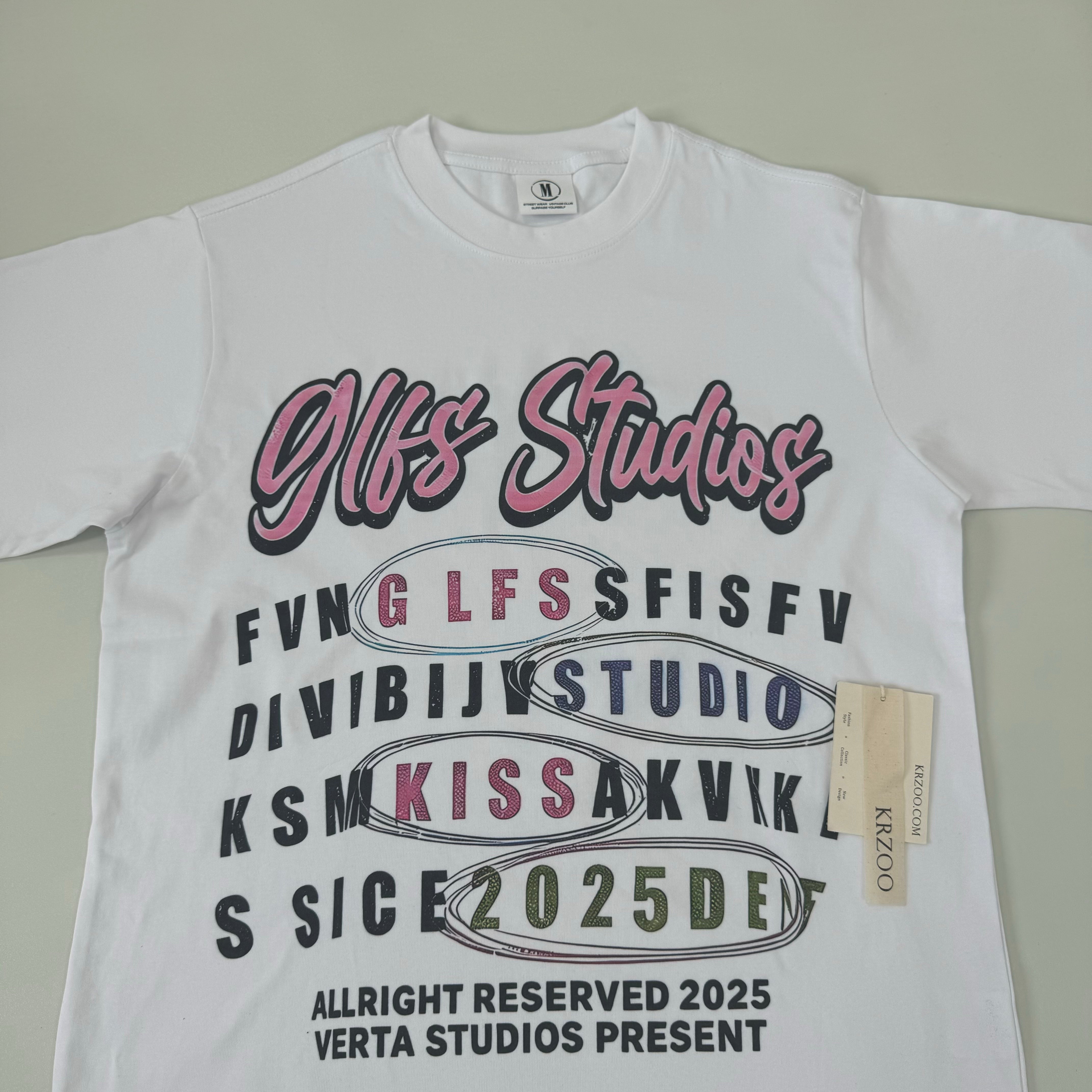 Painted letters short-sleeved shirt