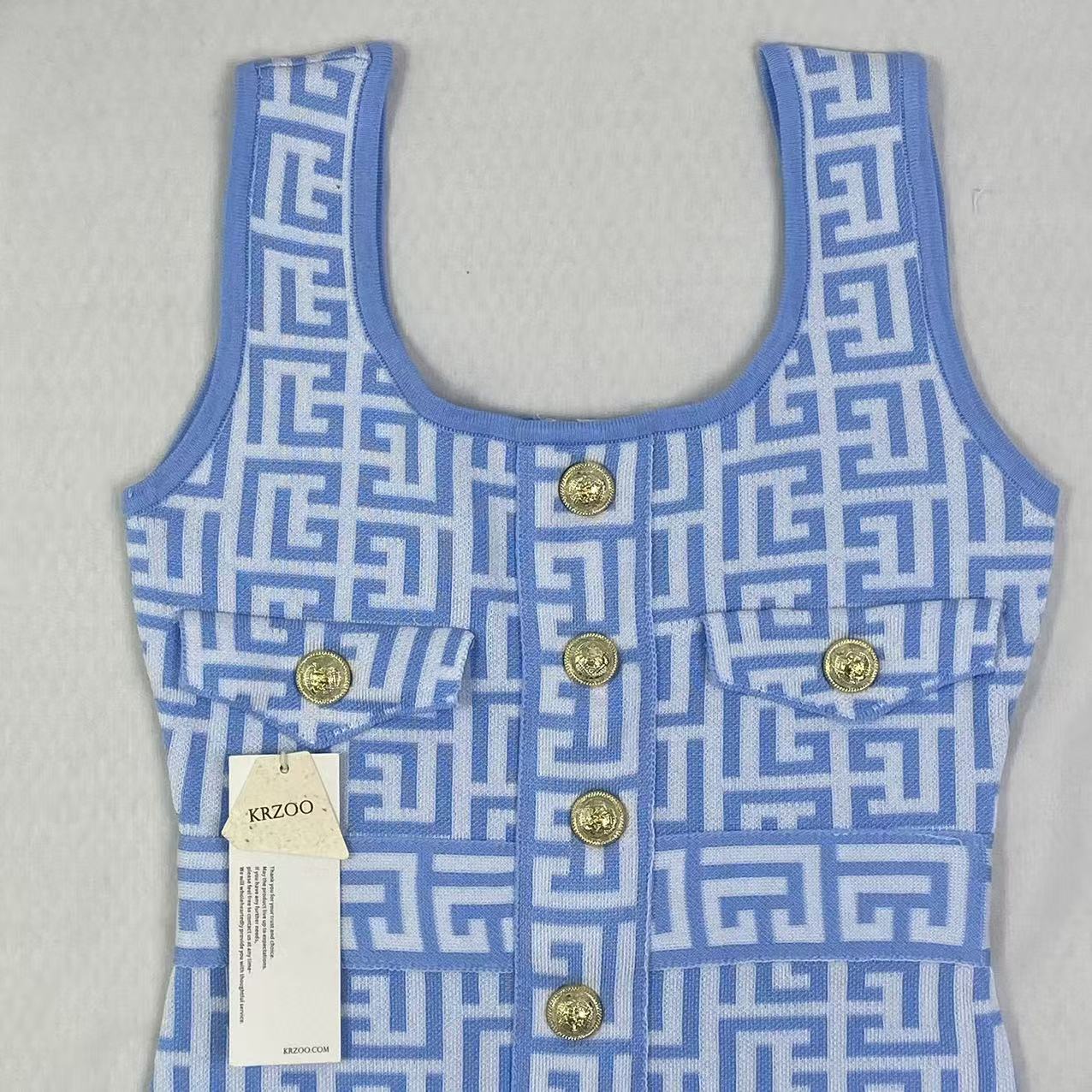 Sleeveless knitted one-piece halter dress