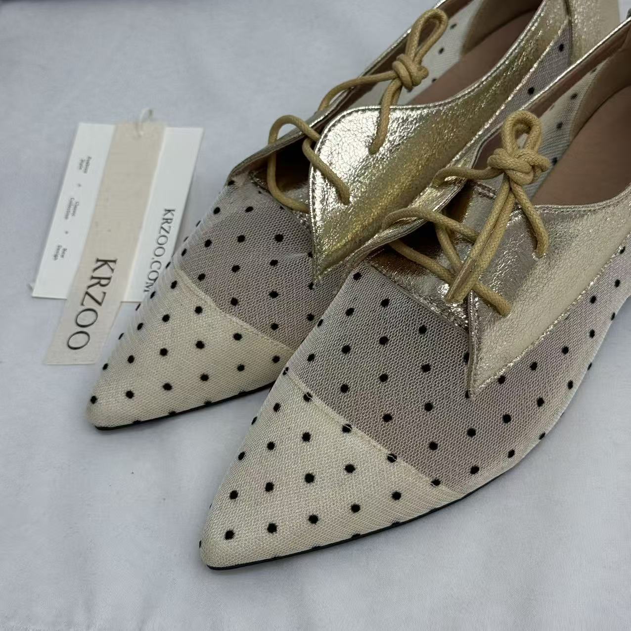 Pointed-toe net fabric lace-up shoes