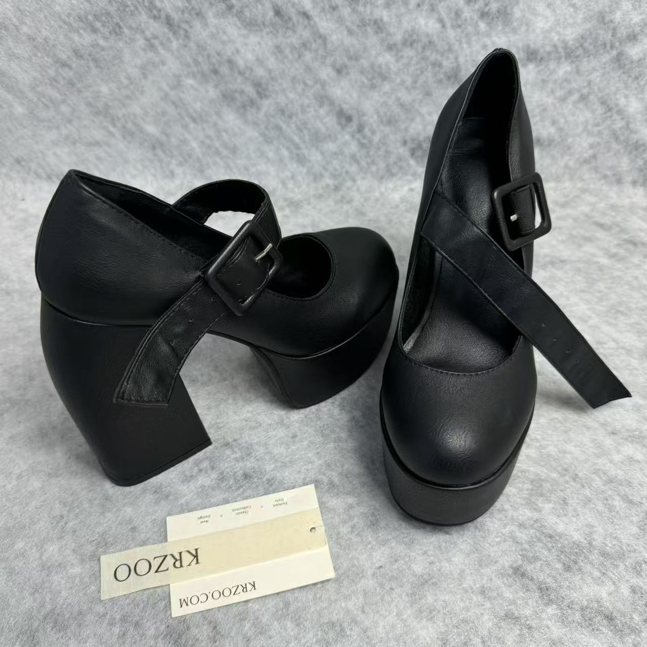 Alien-shaped thick-soled extremely high-heeled shoes