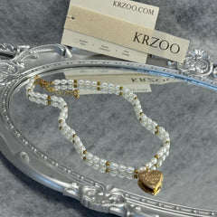Love charm pendant string of pearls collar chain