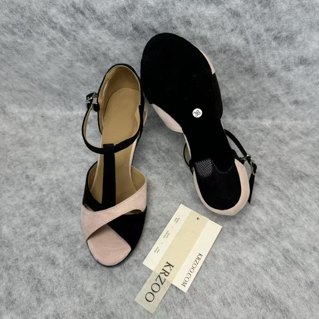 Contrasting-color Latin-style soft-soled dance shoes