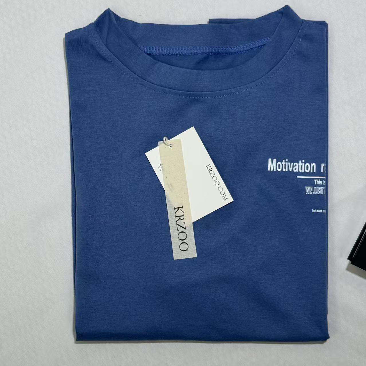 Short-sleeved T-shirt with long and loose fit