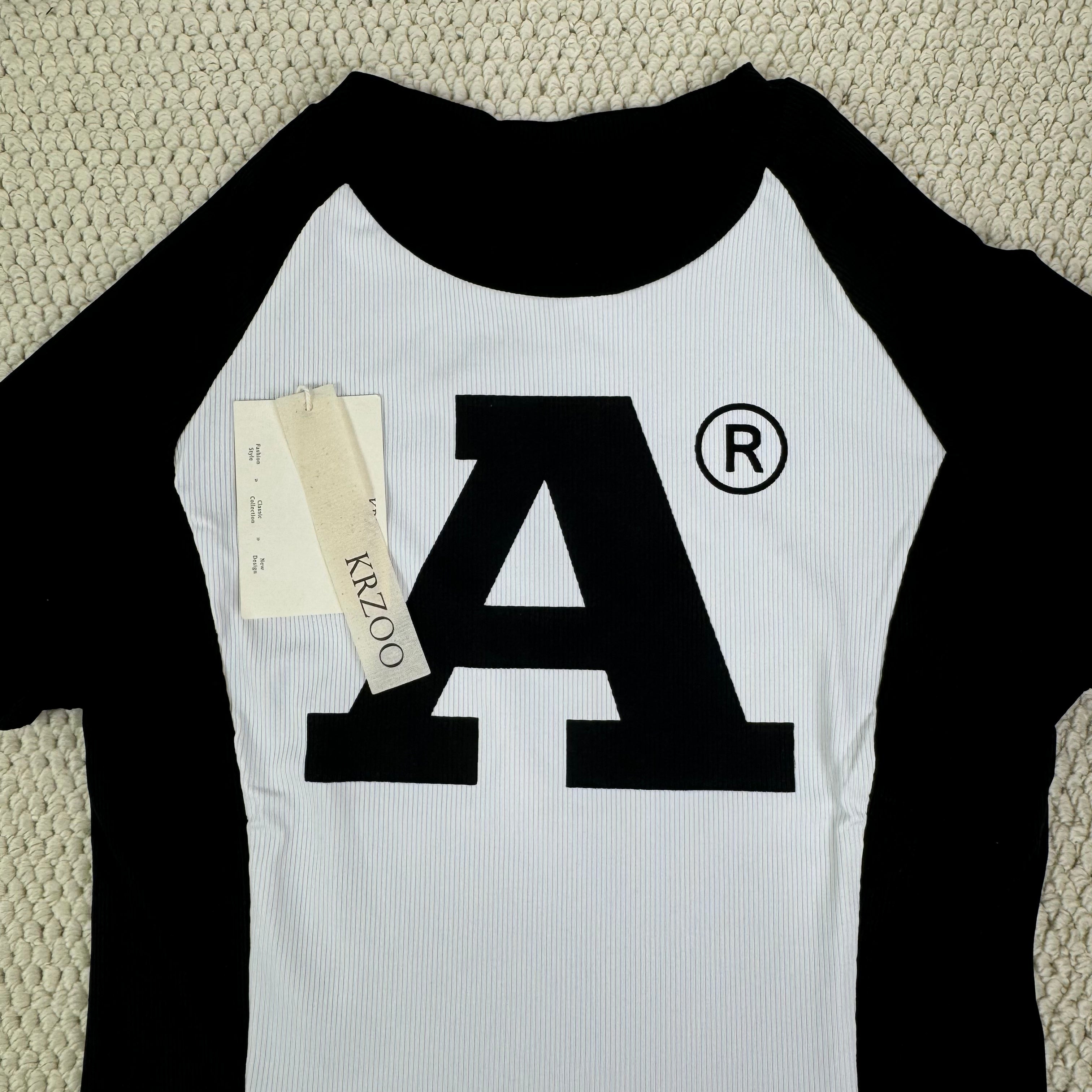 Short-sleeved letter-style t-shirt