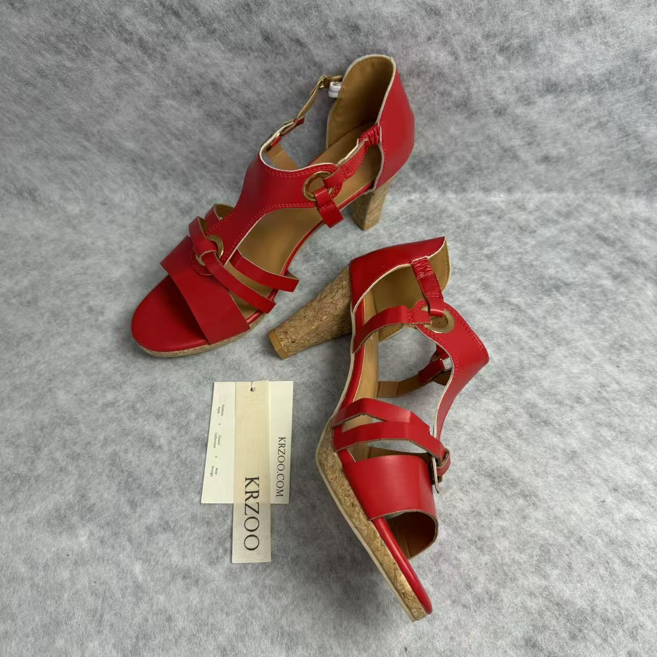 High heels with thick straps and high ankle rings