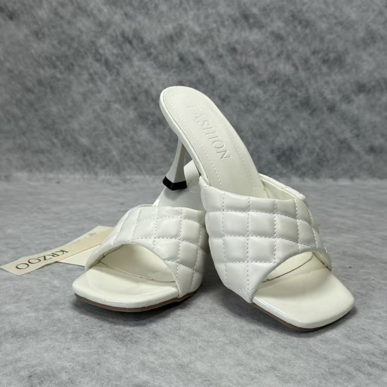 Knitted pointed-toe high-heeled shoes