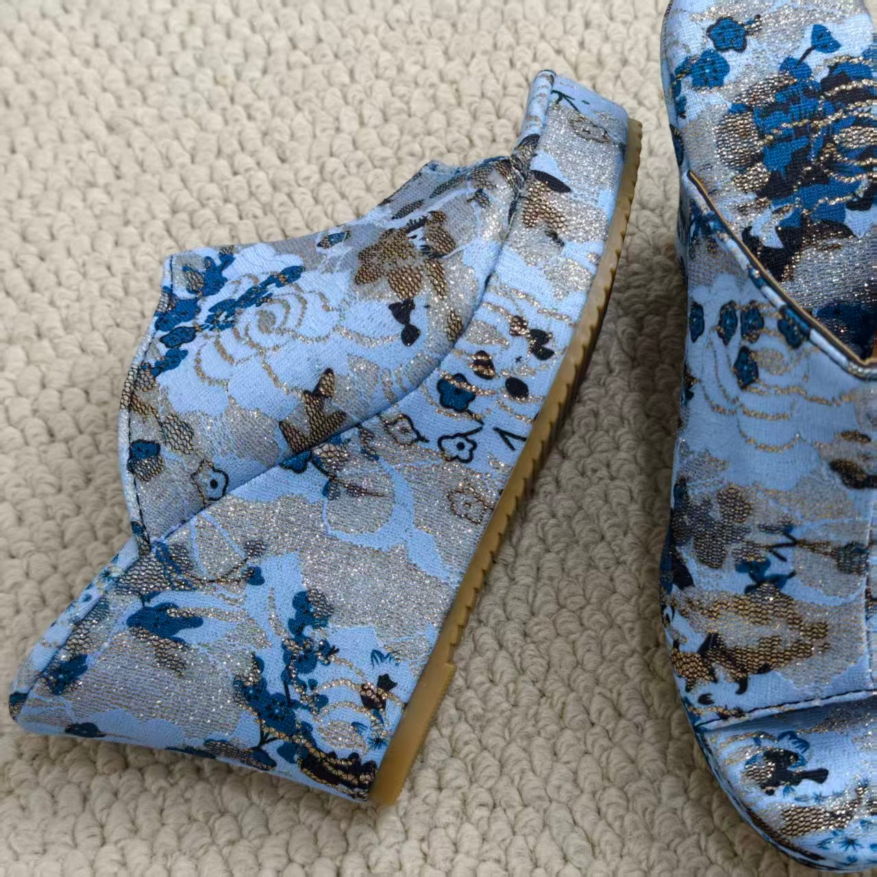 Waterproof platform fish-mouth flip-flops