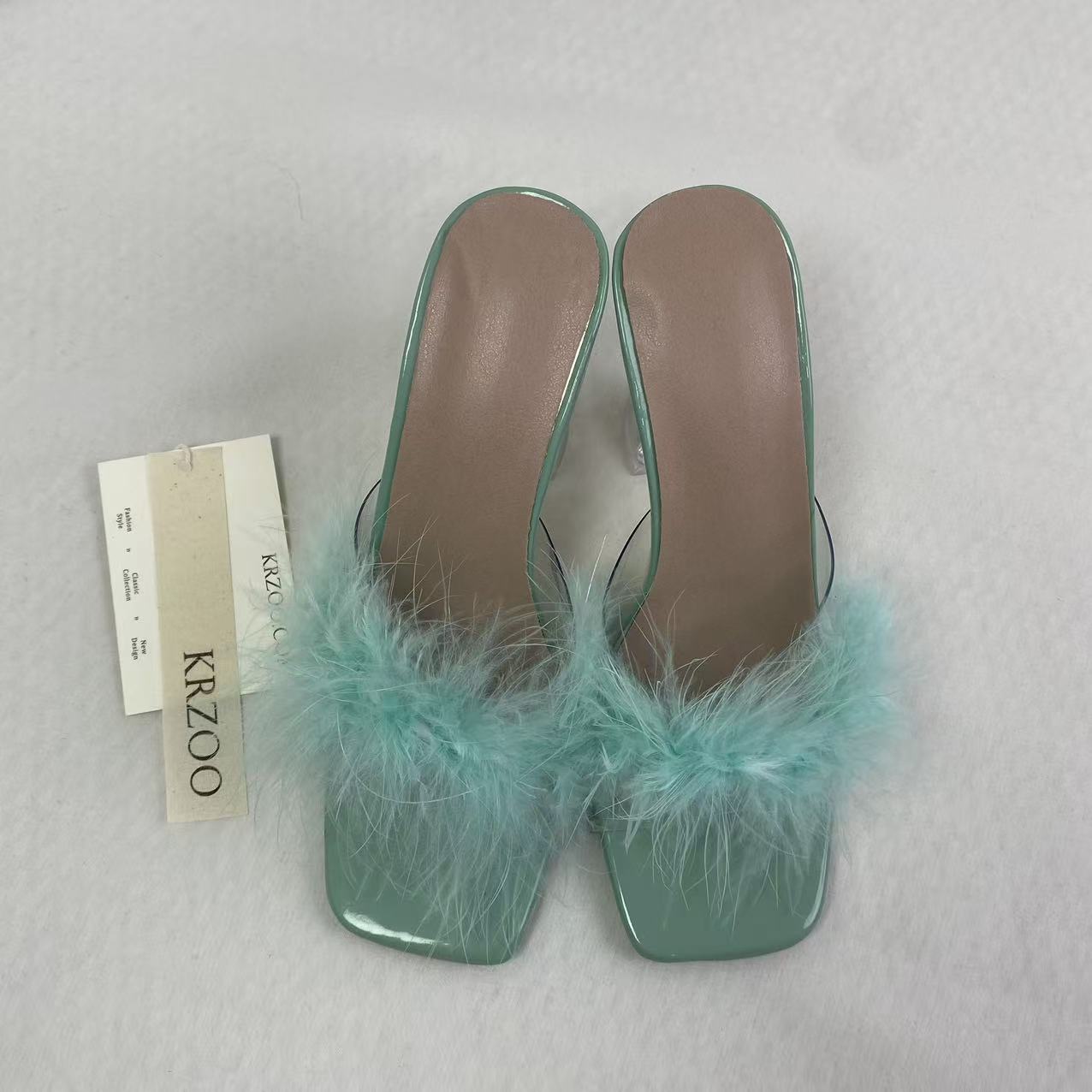 Square-toe one-piece slip-on slippers