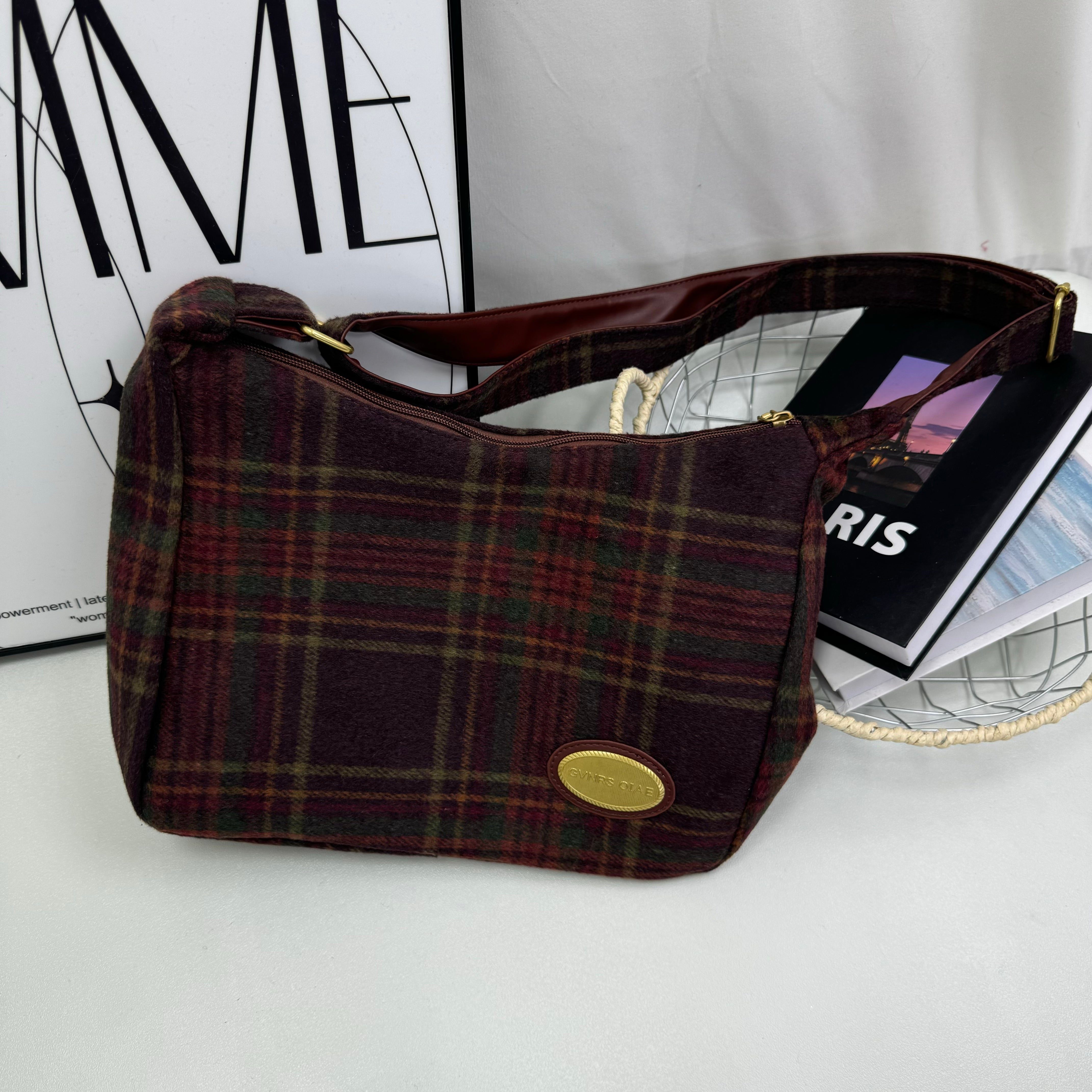 Retro checkered shoulder bag